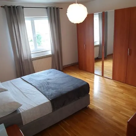 Apartman Flora